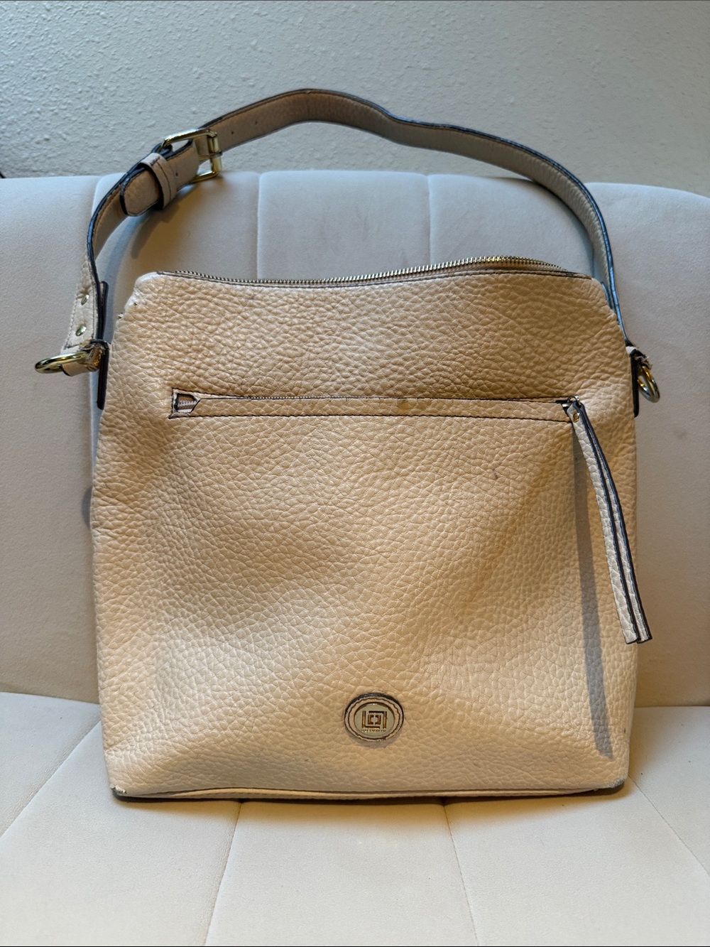 Liz Claiborne Cream Pebbled Shoulder Bag with Gold Hardware